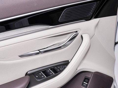 BYD Song Plus DM-i — China plug-in hybrid EV for export — photo 12