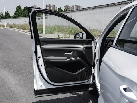 BYD Song Pro DM-i — China plug-in hybrid EV for export — photo 11