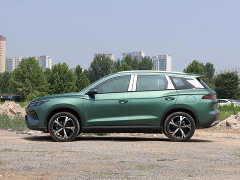 BYD Song Pro DM-i — China plug-in hybrid EV for export — photo 4