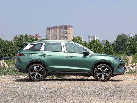 BYD Song Pro DM-i — China plug-in hybrid EV for export — photo 8