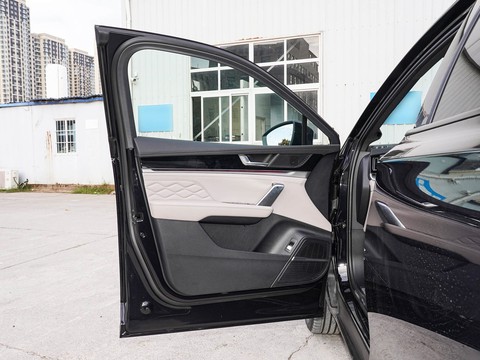 BYD Tang DM-i — China plug-in hybrid EV for export — photo 11