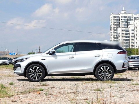 BYD Tang DM-i — China plug-in hybrid EV for export — photo 4