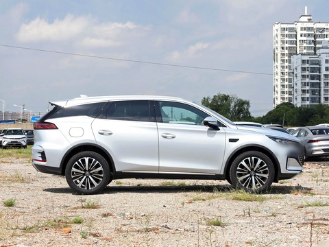 BYD Tang DM-i — China plug-in hybrid EV for export — photo 8
