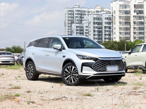 BYD Tang DM-i — China plug-in hybrid EV for export — photo 3