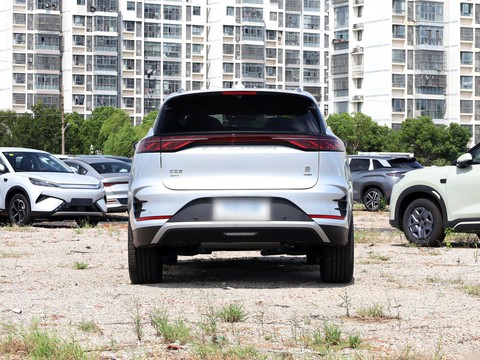 BYD Tang DM-i — China plug-in hybrid EV for export — photo 6