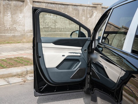 BYD Xia — China plug-in hybrid EV for export — photo 11