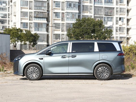 BYD Xia — China plug-in hybrid EV for export — photo 4
