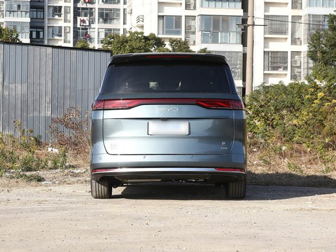 BYD Xia — China plug-in hybrid EV for export — photo 6
