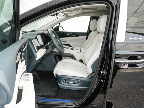 BYD Xia — China plug-in hybrid EV for export — photo 9