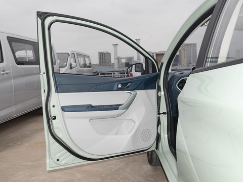 Changan Benni E-Star — China electric EV for export — photo 11