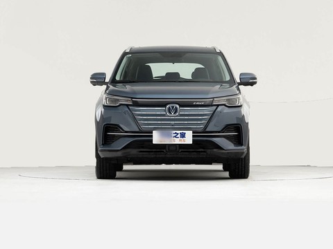 Changan CS55 EV — China electric EV for export — photo 2
