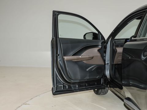 Changan CS55PLUS PHEV — China electric EV for export — photo 11