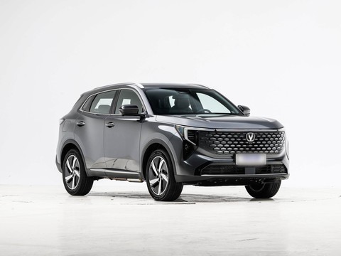 Changan CS55PLUS PHEV — China electric EV for export — photo 3