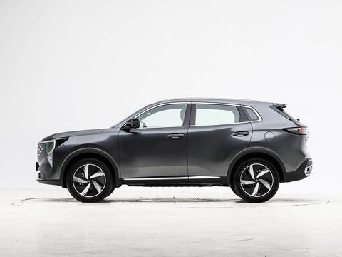 Changan CS55PLUS PHEV — China electric EV for export — photo 4