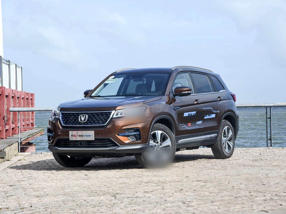 Changan CS75 PHEV — China plug-in hybrid EV for export