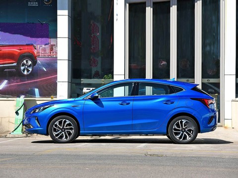 Changan Eado ET — China electric EV for export — photo 4