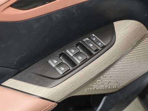 Changan Eado PHEV — China plug-in hybrid EV for export — photo 12