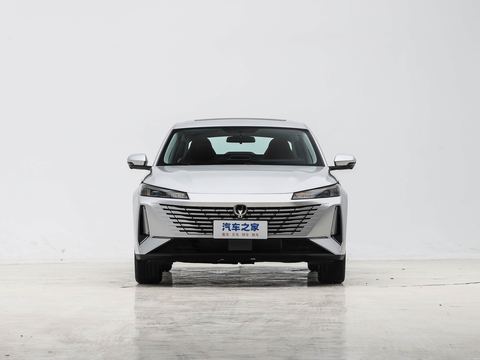 Changan EadoPHEV — China electric EV for export — photo 2