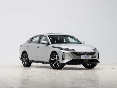 Changan Eado PHEV — China plug-in hybrid EV for export — photo 3
