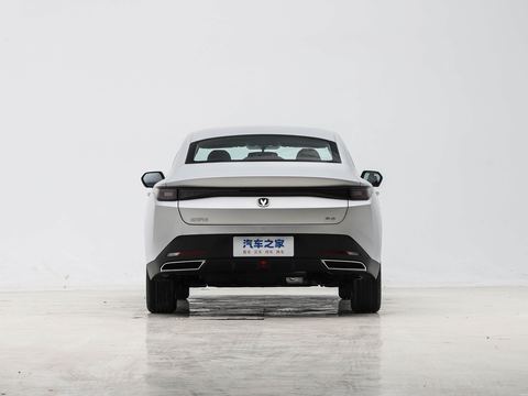 Changan EadoPHEV — China electric EV for export — photo 6