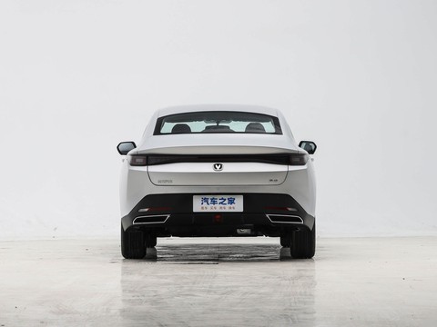 Changan Eado PHEV — China plug-in hybrid EV for export — photo 6