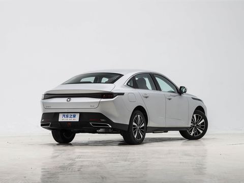 Changan EadoPHEV — China electric EV for export — photo 7