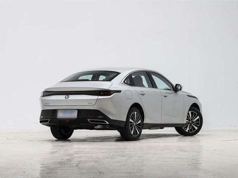 Changan Eado PHEV — China plug-in hybrid EV for export — photo 7