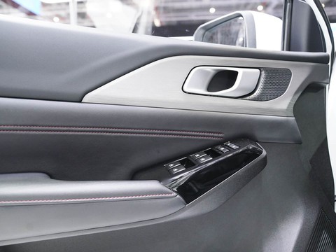 Changan Lantop EV — China electric EV for export — photo 11