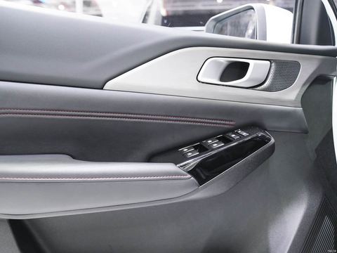 Changan Lan Tuo Zhe — China electric EV for export — photo 12