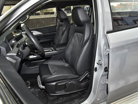 Changan Hunter — China range-extender EV for export — photo 10