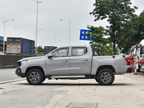 Changan Hunter — China range-extender EV for export — photo 4