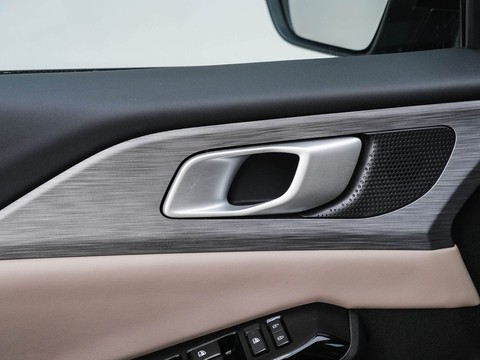 Changan Hunter K50 — China range-extender EV for export — photo 13