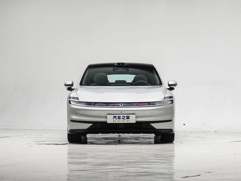 Changan Qiyuan A06 — China electric EV for export — photo 2