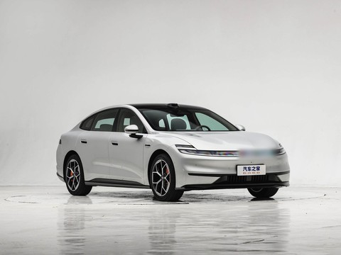 Changan Qiyuan A06 — China electric EV for export — photo 3