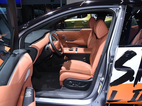 Changan Qiyuan E07 — China electric EV for export — photo 9