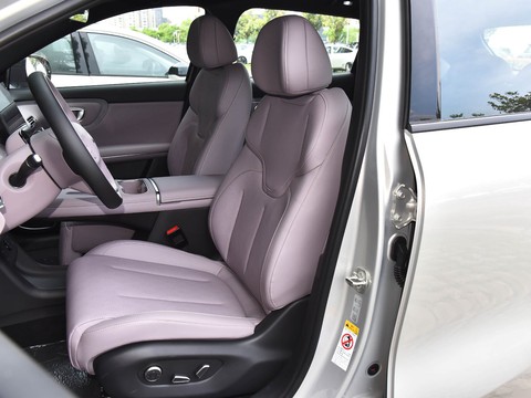 Changan Qiyuan Q05 — China plug-in hybrid EV for export — photo 10