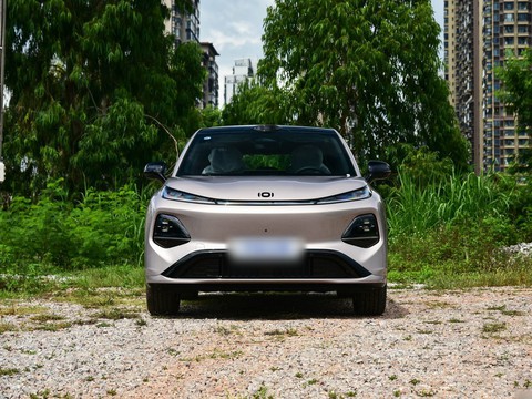 Changan Qiyuan Q05 — China plug-in hybrid EV for export — photo 2