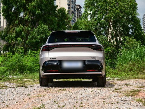 Changan Qiyuan Q05 — China plug-in hybrid EV for export — photo 6