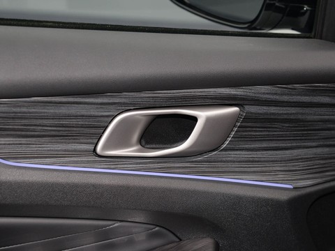 Changan Qiyuan Q05 Classic — China plug-in hybrid EV for export — photo 13