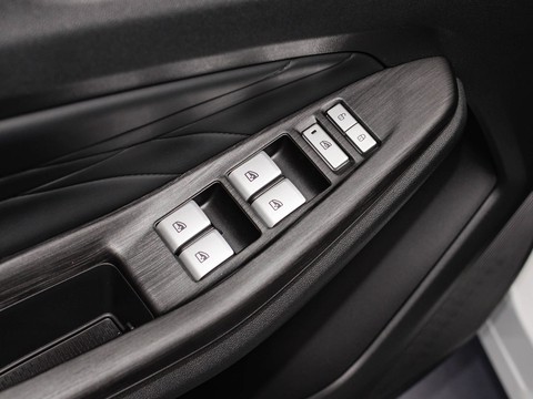 Changan Qiyuan Q05 Classic — China plug-in hybrid EV for export — photo 14