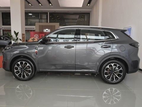Changan Qiyuan Q05 Classic — China plug-in hybrid EV for export — photo 4
