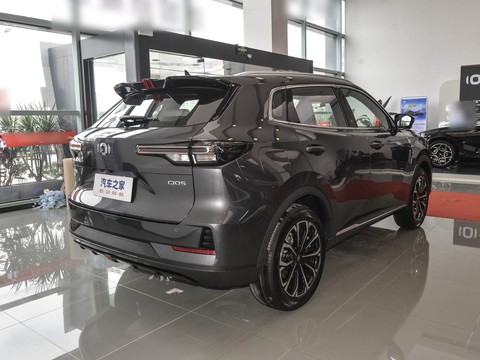 Changan Qiyuan Q05 Classic — China plug-in hybrid EV for export — photo 7