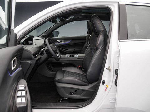 Changan Qiyuan Q05 Classic — China plug-in hybrid EV for export — photo 9