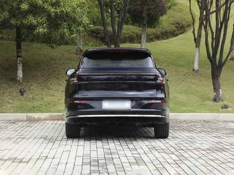 Changan Qiyuan Q07 — China plug-in hybrid EV for export — photo 6