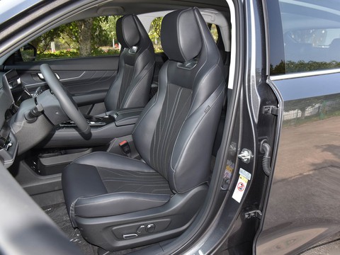 Changan UNI-K iDD — China plug-in hybrid EV for export — photo 10
