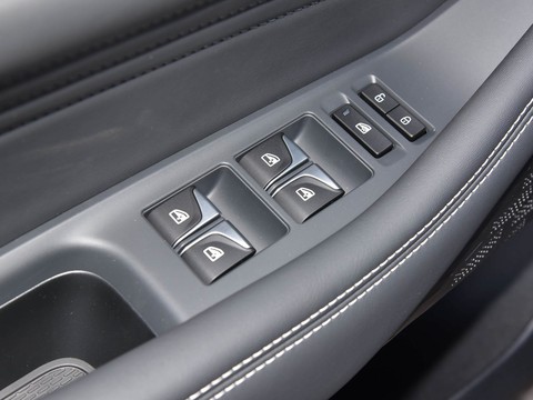 Changan UNI-K iDD — China plug-in hybrid EV for export — photo 14