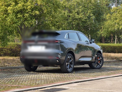 Changan UNI-K iDD — China plug-in hybrid EV for export — photo 7