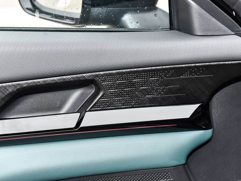 Changan UNI-V Zhi DianiDD — China electric EV for export — photo 14