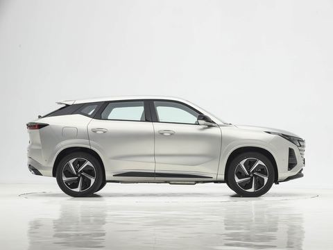 Changan UNI-Z — China electric EV for export — photo 8