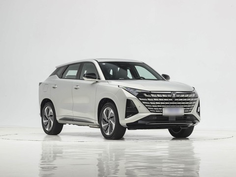 Changan UNI-Z iDD — China plug-in hybrid EV for export — photo 3